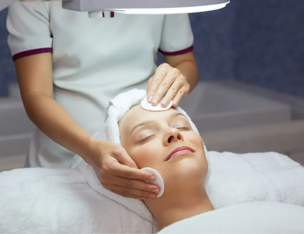 🌿Rutinas de Hidratación Consciente: Técnicas y Productos Naturales para una Piel Radiante 7 rutinas de hidratacion 2