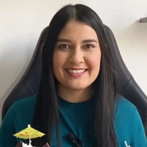 instructora de velas artesanales como emprendimiento