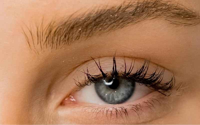 rrores comunes en el diseno de cejas en casa