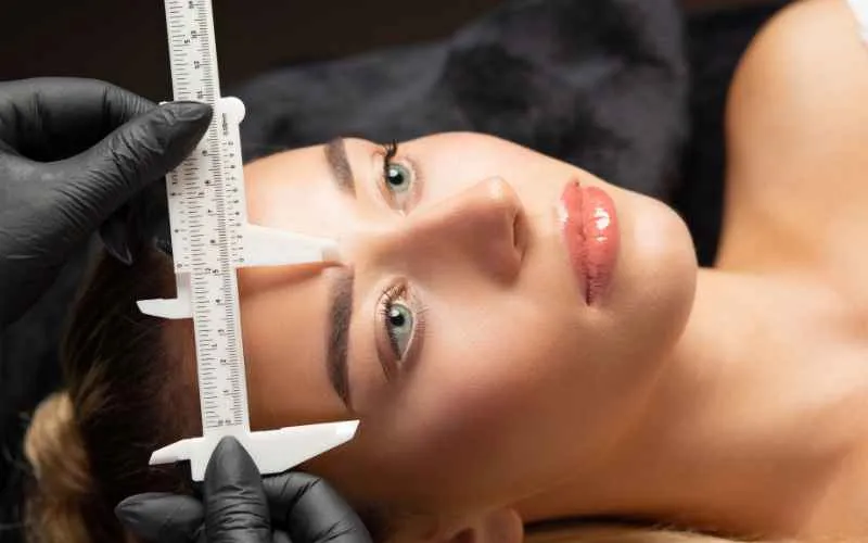 visajismo de cejas